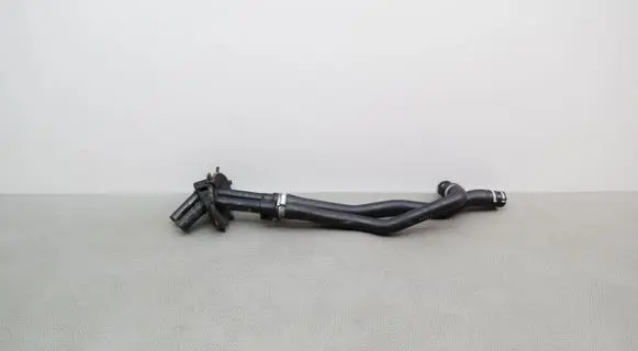 Engine coolant pipe/hose