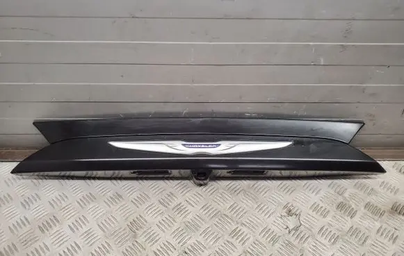 Chrysler Pacifica Trunk door license plate light bar 5RL88AXRAK