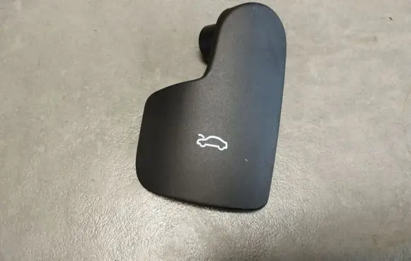 Audi Q3 F3 Engine bonnet (hood) release handle 83B823533A