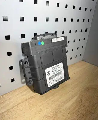 Volkswagen Touareg I Gearbox control unit/module 09D927750A YPBL002337