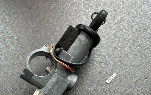 Nissan Patrol Y61 Steering wheel lock D8700VB300 28590C9918 5WK48644B