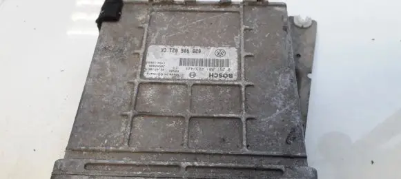 Volkswagen PASSAT B4 Engine control unit/module 028906021CK 0281001423