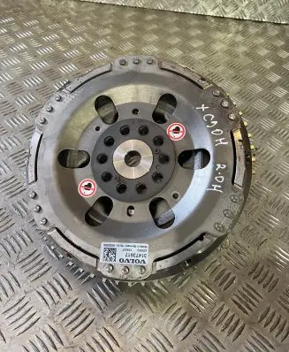 Volvo XC90 Generator/alternator 31473617