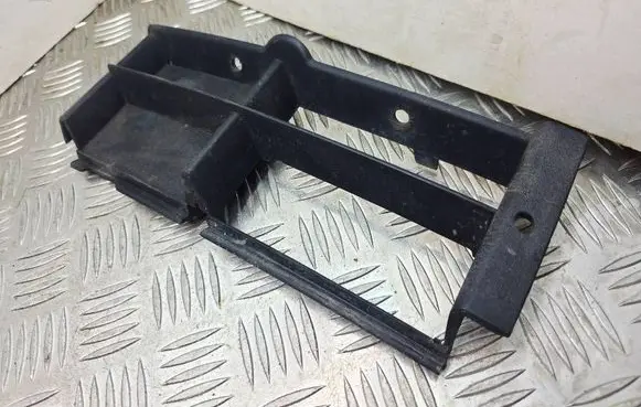 BMW 5 E39 Front bumper lower grill 8235674 51118235674