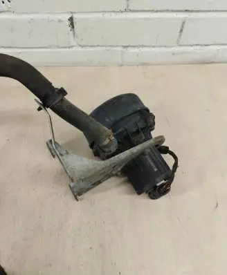 BMW 5 E60 E61 Secondary air pump 7527598 72812932