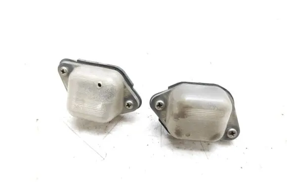 Mazda 626 Number plate light E135003
