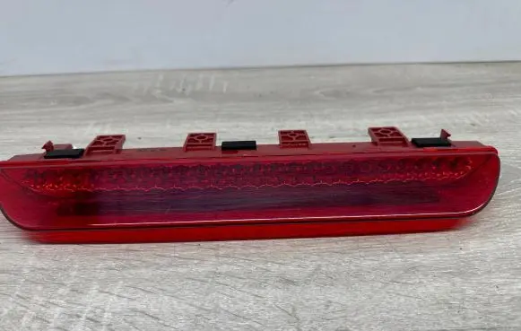 KIA Sportage Third/center stoplight