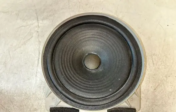 Honda CR-V Front door speaker F1687A