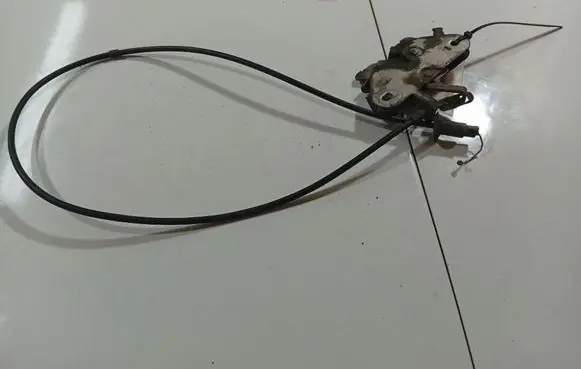 Engine bonnet/hood lock/catch