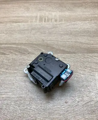 Toyota Prius (XW30) Air flap motor/actuator 0638001100