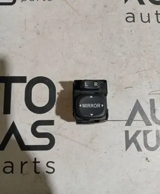 Toyota Corolla Verso AR10 Wing mirror switch 183574