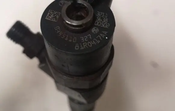Opel Insignia A Fuel injector 0445110327