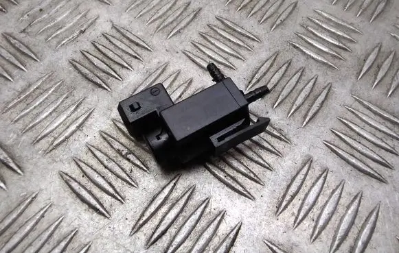 BMW 5 E60 E61 Valve vacuum 72234100