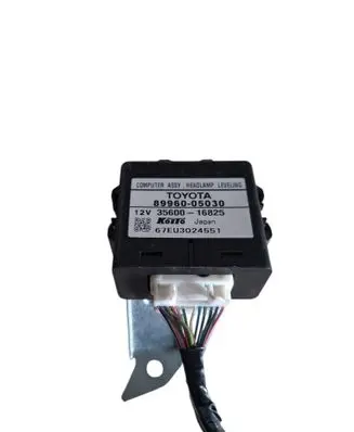 Toyota Avensis T250 Light module LCM 8996005030 3560016825