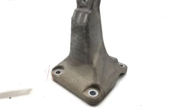 BMW 4 F32 F33 Engine mounting bracket 6784826