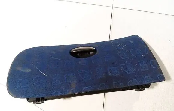 Peugeot 206 Glove box