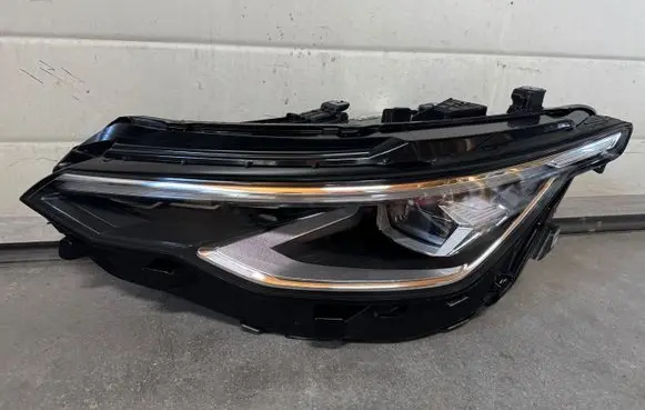 Volkswagen Golf VIII Headlight/headlamp 5H1941035N