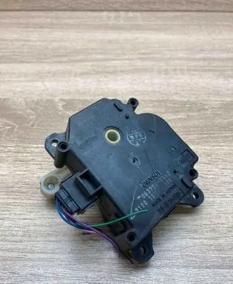 Toyota Prius (XW20) Air flap motor/actuator 0637007960