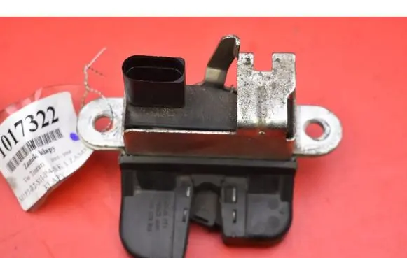 Volkswagen Touran I Tailgate/trunk/boot lock/catch/latch 1T0827505C
