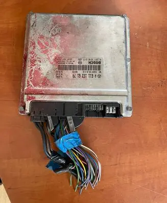Mercedes-Benz Sprinter W901 W902 W903 W904 Engine control unit/module A6111536179