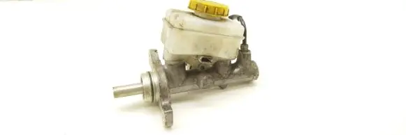 Subaru Forester SH Brake fluid reservoir 