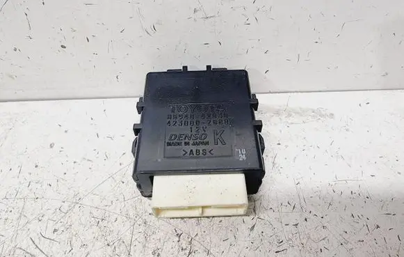 Toyota RAV 4 (XA40) Window wiper interval relay 8594042030