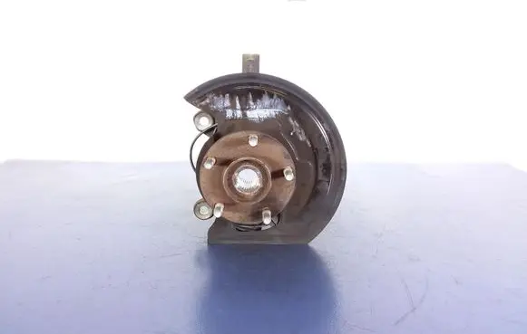 Nissan Juke I F15 Front wheel hub spindle knuckle