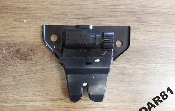 Tesla Model S Engine bonnet/hood lock/latch loop/hook 