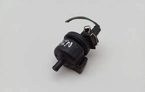 Volkswagen New Beetle Valve vacuum 051133459A