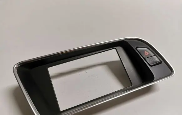 Radio/GPS head unit trim