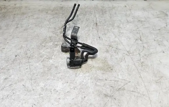 Volkswagen Touran II Turbo solenoid valve 1K0906283A