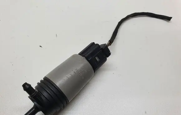 BMW 5 E60 E61 Windscreen/windshield washer pump 6934159 67126934159