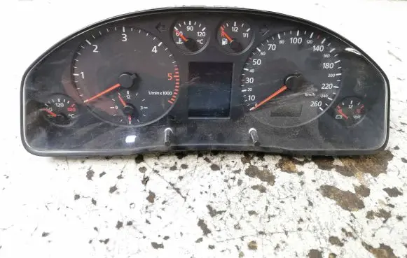 Audi A4 S4 B5 8D Speedometer (instrument cluster) 8D0919880 110308863001