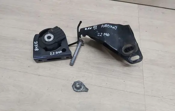 Toyota RAV 4 (XA30) Engine mount vacuum valve 