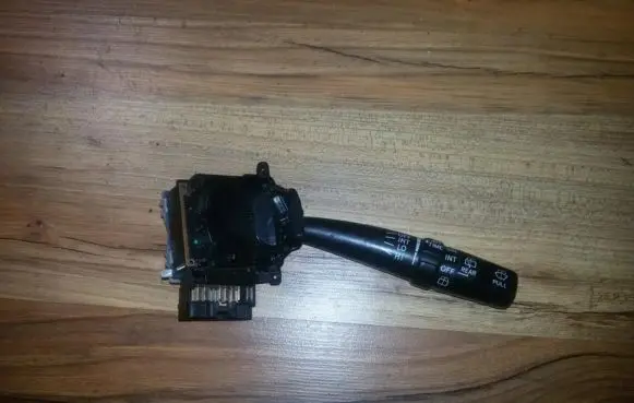 Toyota Avensis T220 Wiper control stalk 17a164lh1