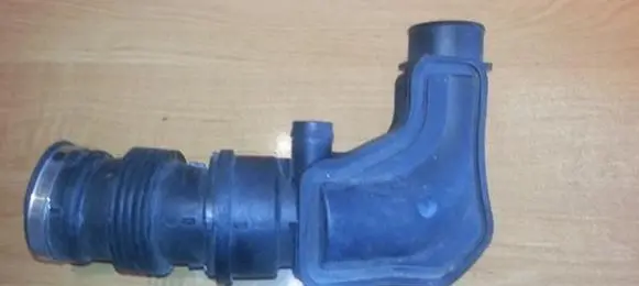 Ford Fiesta Breather hose/pipe 