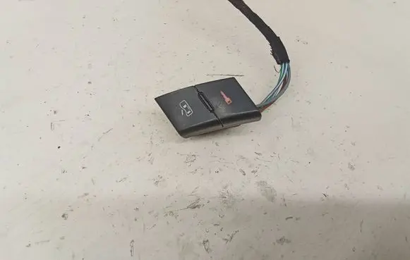Audi A6 S6 C5 4B Central locking switch button 4B1962107