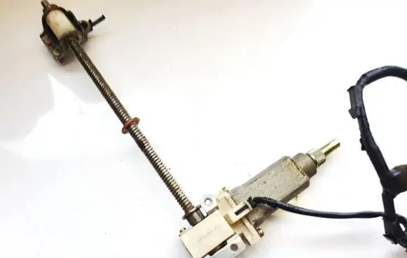 Mazda Xedos 9 Seat adjustment motor 8640000560 864000-0560