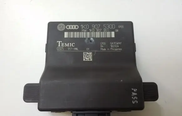 Audi A3 S3 8P Gateway control module 1K0907530D 1K0907951