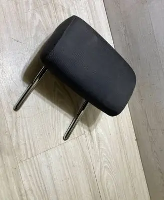 Skoda Octavia Mk3 (5E) Rear seat headrest 