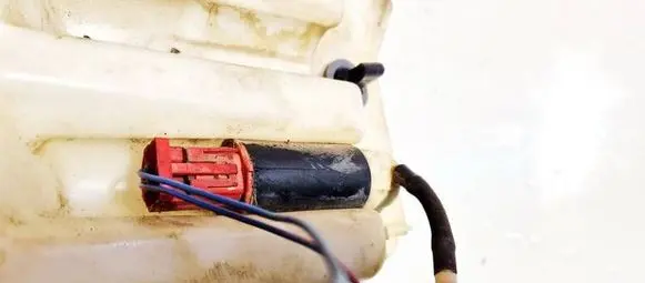 Toyota Corolla E120 E130 Windscreen/windshield washer pump