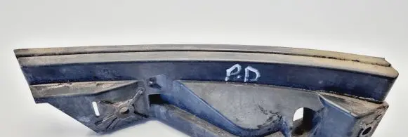 Volkswagen Touran I Front bumper mounting bracket 1T0807890A