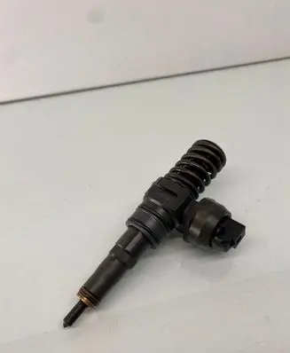 Skoda Octavia Mk2 (1Z) Fuel injector 038130073BN