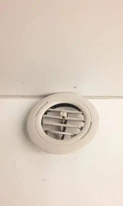 Chrysler Grand Voyager V Air vent grill in roof 
