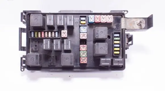 Chrysler 300 - 300C Fuse module P04692233AC 16238AC 11070622242521239
