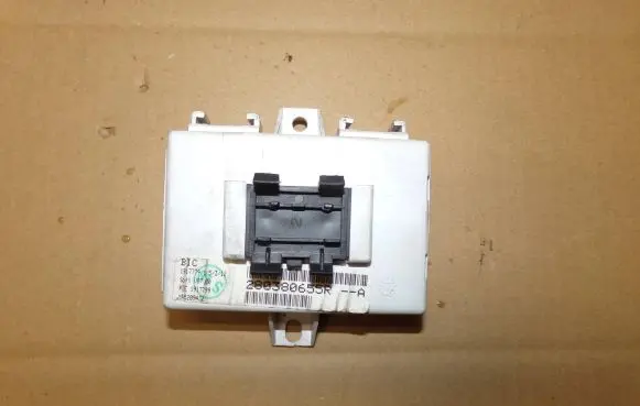 Renault Clio III GPS navigation control unit/module 280380655R