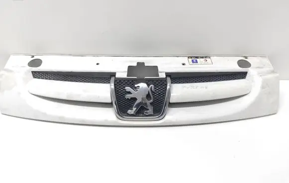 Peugeot Partner Front bumper upper radiator grill 9644758777