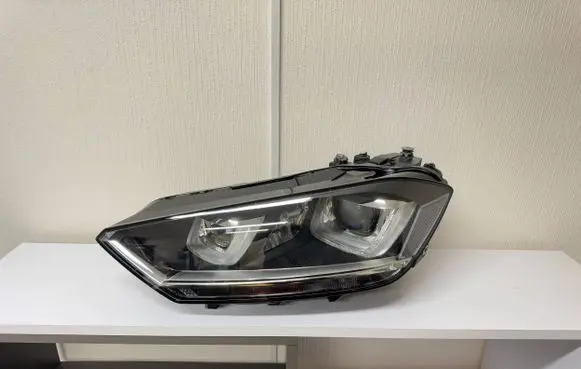Volkswagen Golf Sportsvan Headlight/headlamp 517941033B