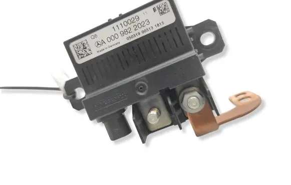 Mercedes-Benz Vito Viano W447 Charging relay 1110029 05031900513 A0009822023