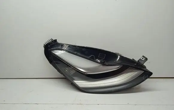 Tesla Model 3 Headlight/headlamp 107737600C
